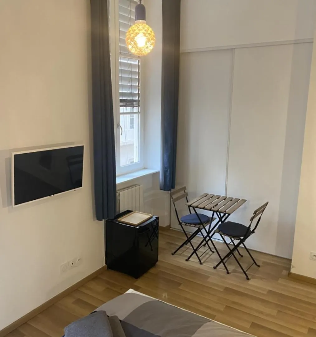 Chambre Confort Centre Ville Chez L'Habitant Lyon 0*,  France